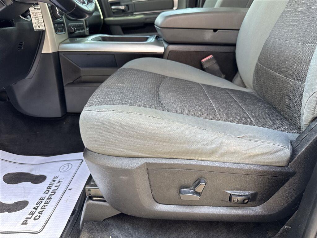 RAM 1500 Big Horn 4x4 Crew Cab 5'7" Box 2017