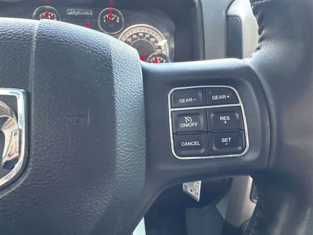 RAM 1500 Big Horn 4x4 Crew Cab 5'7" Box 2017