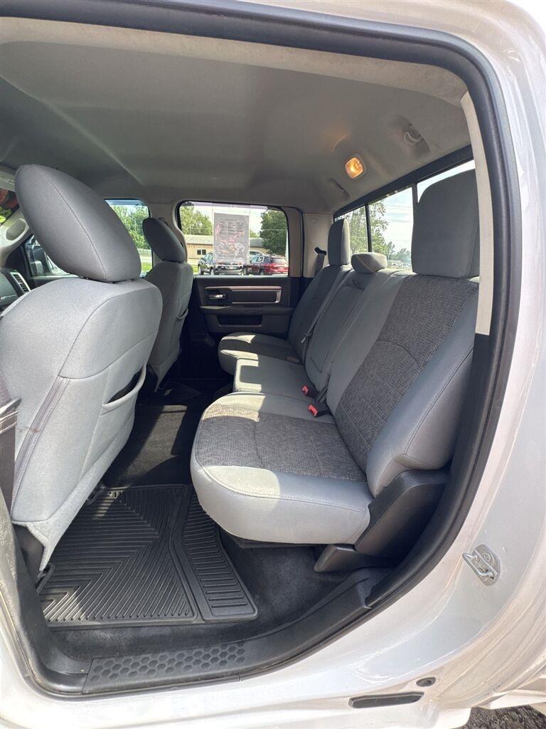 RAM 1500 Big Horn 4x4 Crew Cab 5'7" Box 2017