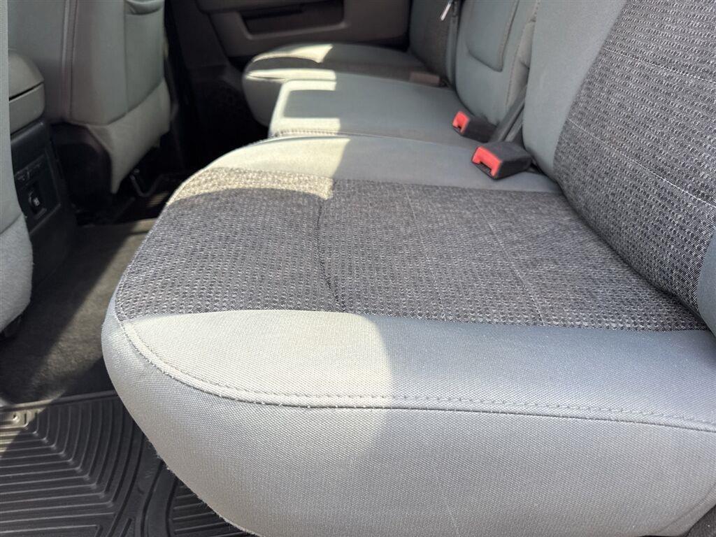 RAM 1500 Big Horn 4x4 Crew Cab 5'7" Box 2017