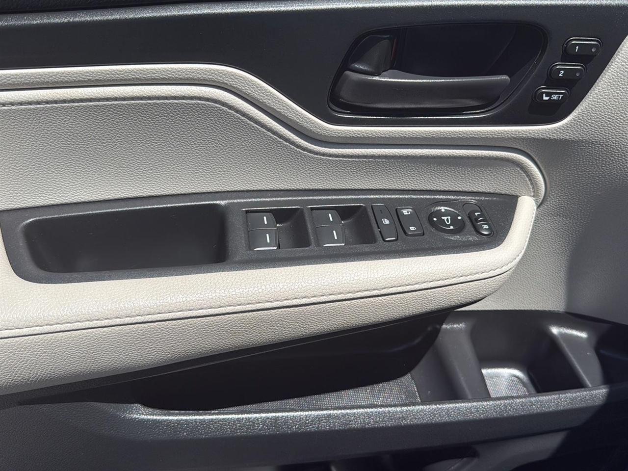 Honda Odyssey EX-L Auto 2025