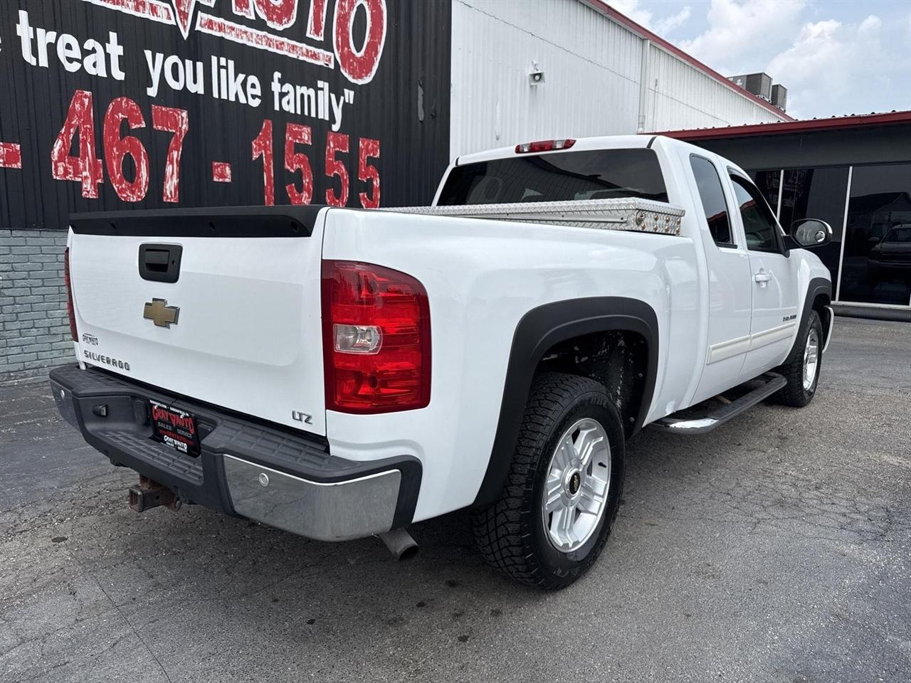 Chevrolet Silverado 1500 4WD Ext Cab 143.5" LTZ 2009