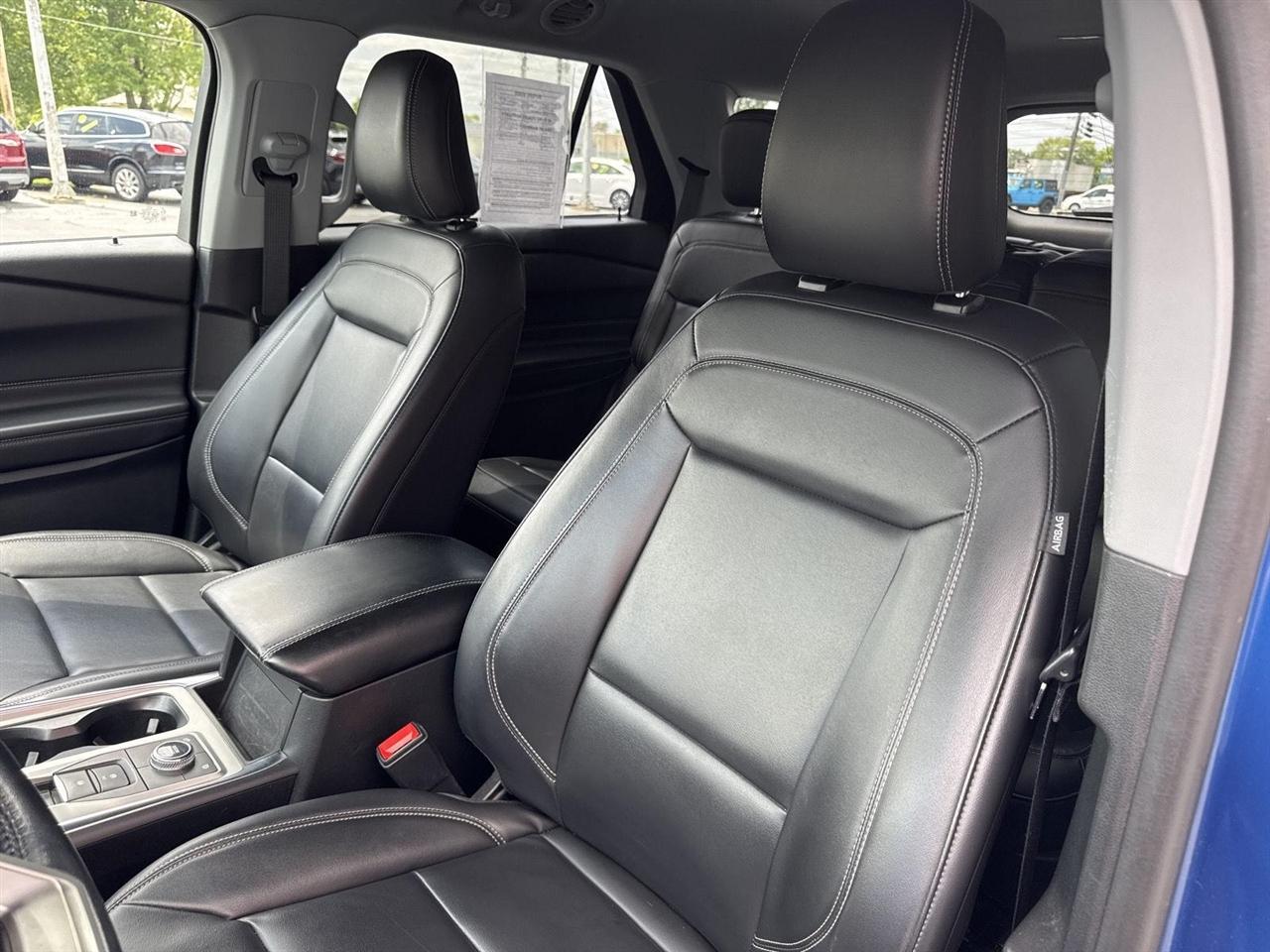 Ford Explorer XLT 4WD 2023