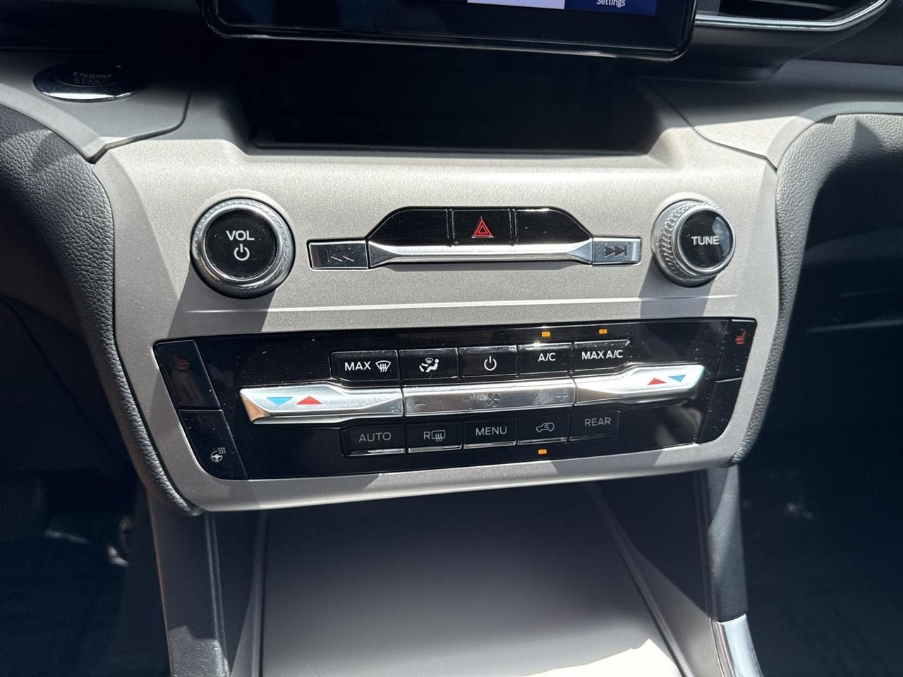 Ford Explorer XLT 4WD 2023