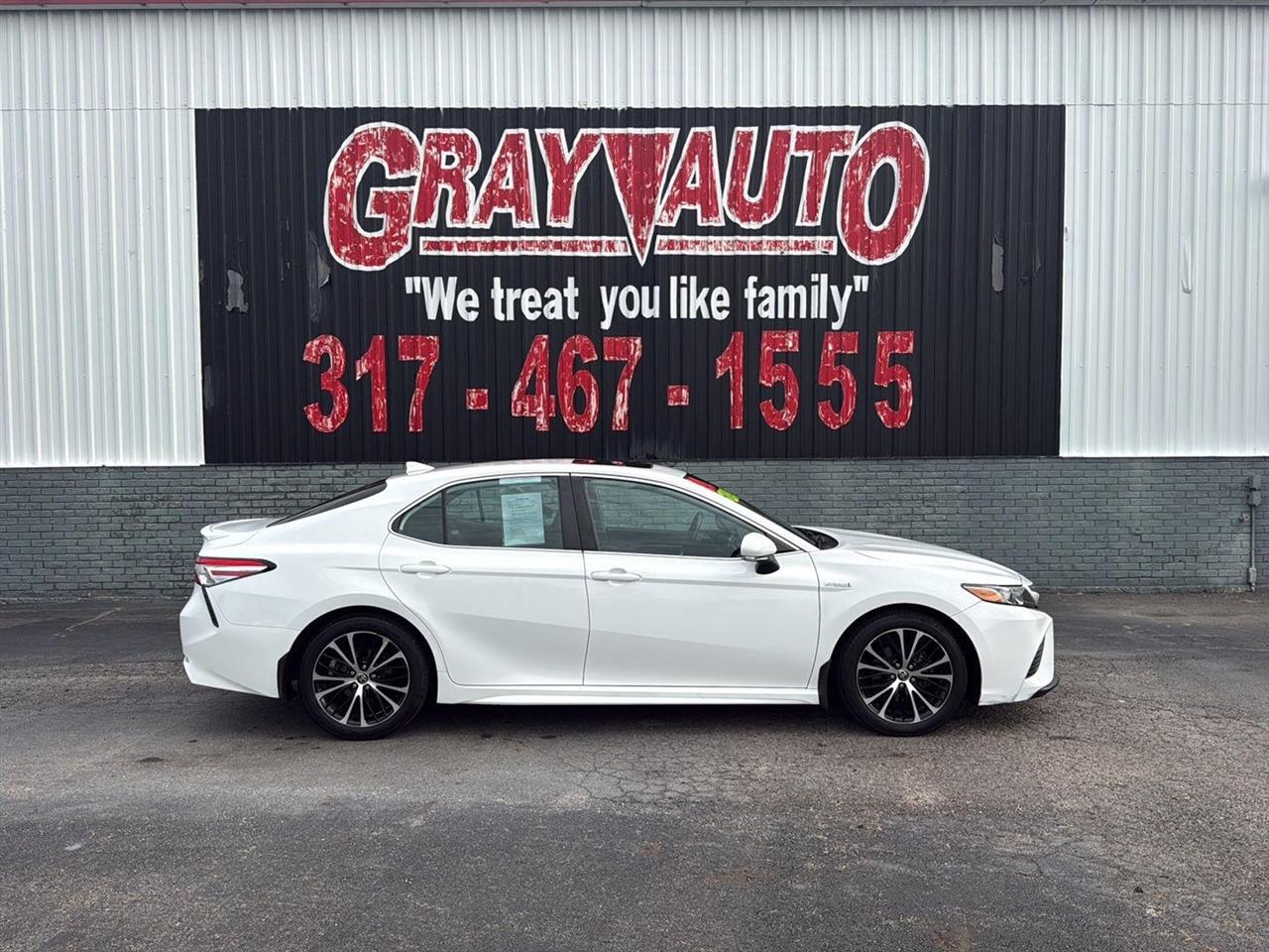 Toyota Camry Hybrid SE CVT (Natl) 2020