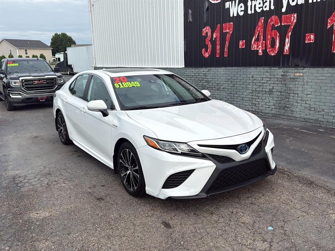 Toyota Camry Hybrid SE CVT (Natl) 2020