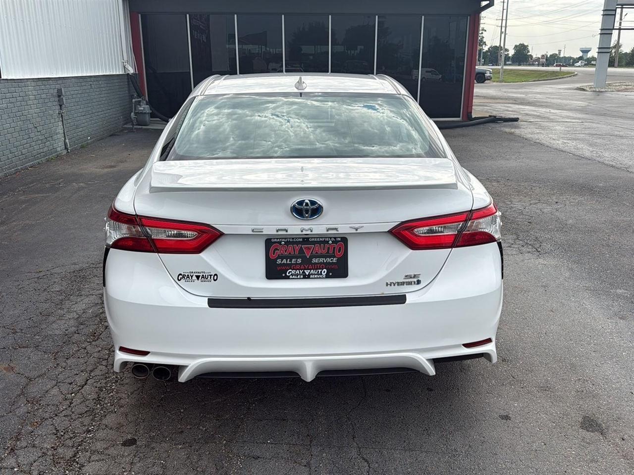 Toyota Camry Hybrid SE CVT (Natl) 2020