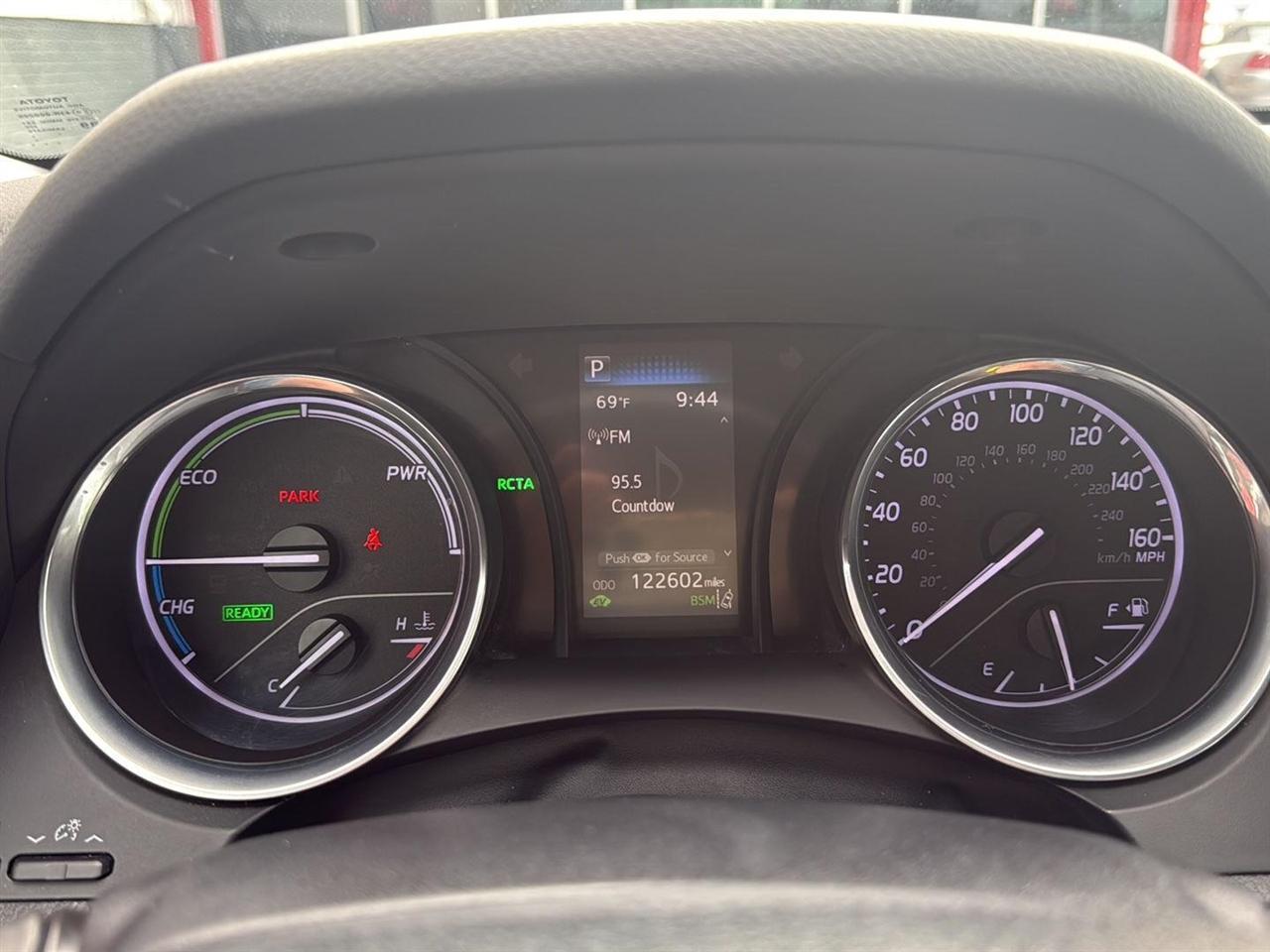 Toyota Camry Hybrid SE CVT (Natl) 2020