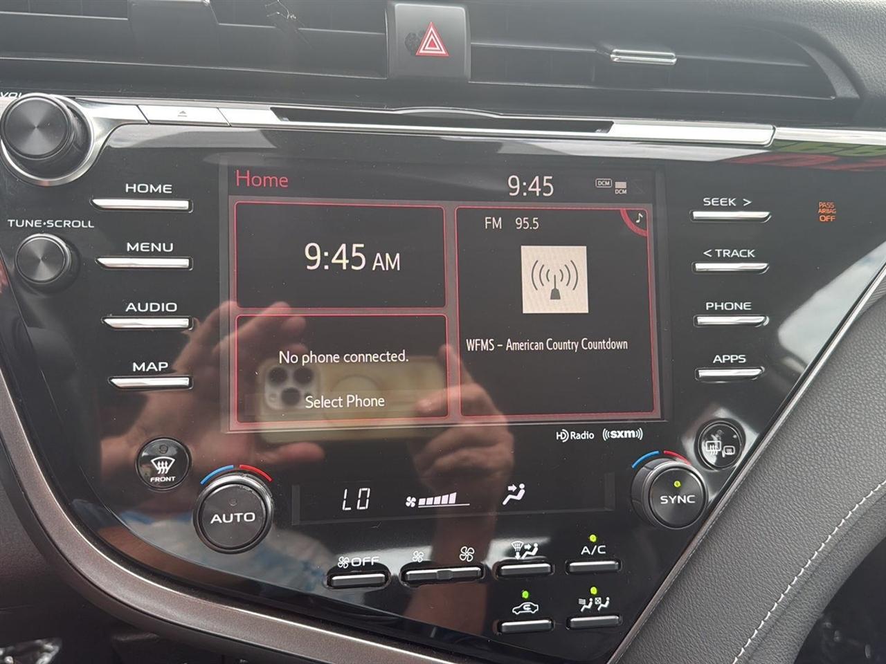 Toyota Camry Hybrid SE CVT (Natl) 2020