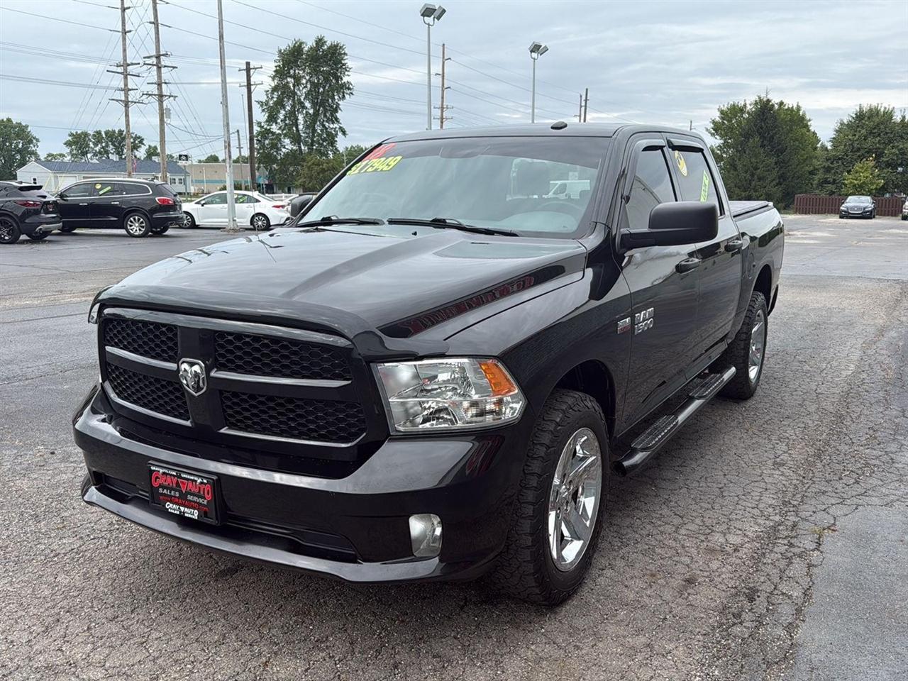 RAM 1500 Express 4x4 Crew Cab 5'7" Box 2018