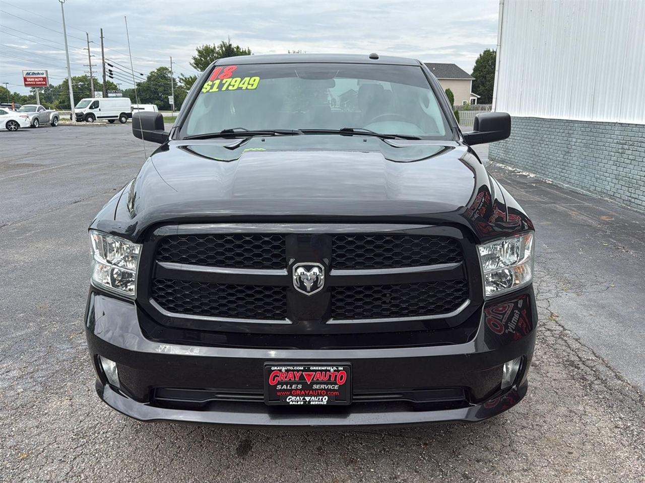 RAM 1500 Express 4x4 Crew Cab 5'7" Box 2018