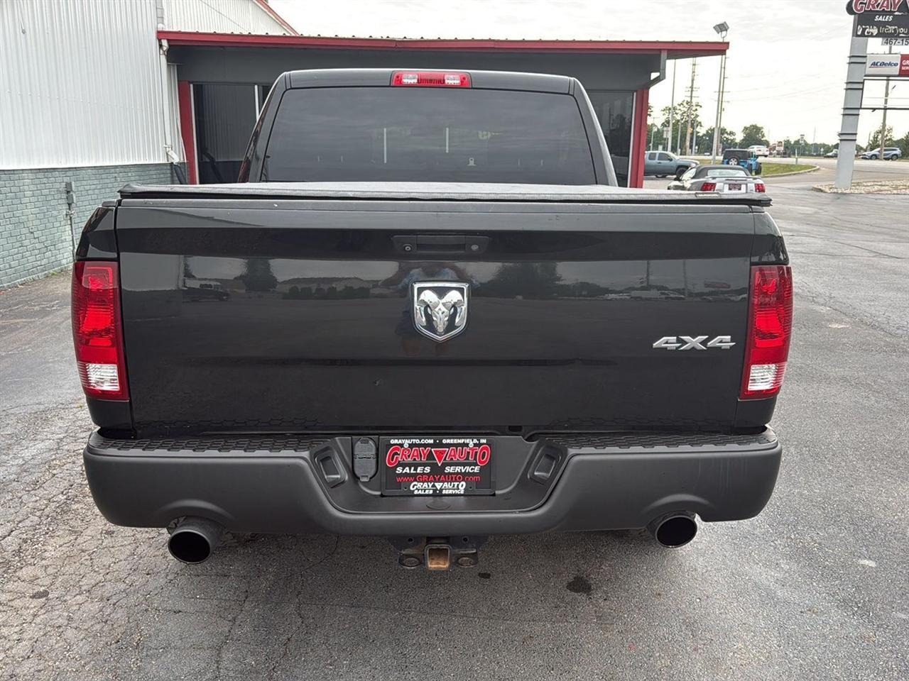 RAM 1500 Express 4x4 Crew Cab 5'7" Box 2018