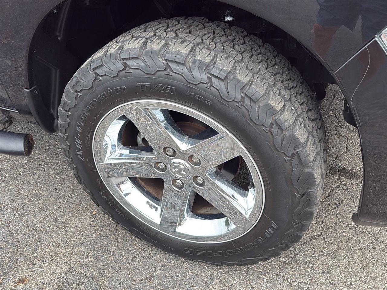 RAM 1500 Express 4x4 Crew Cab 5'7" Box 2018