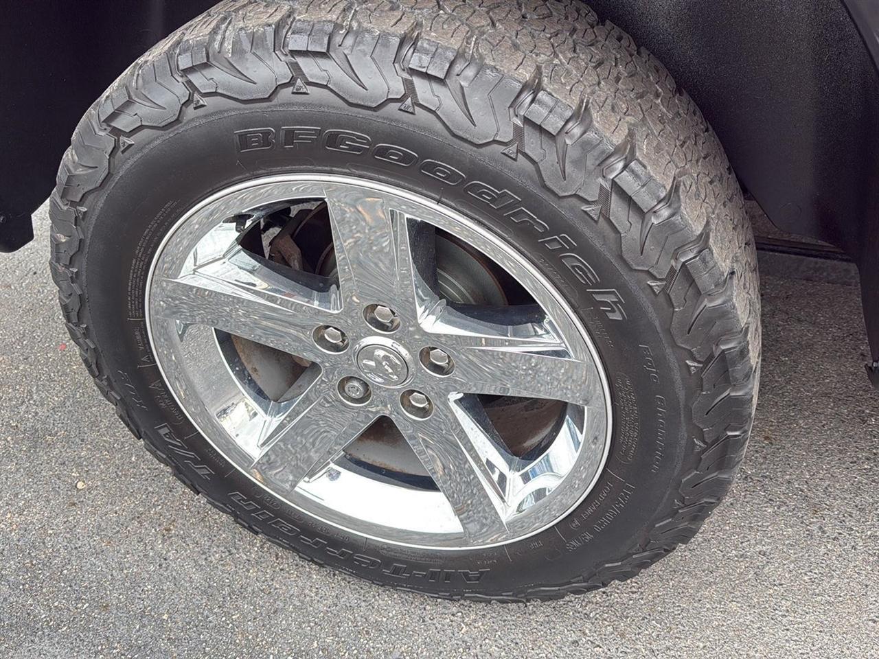 RAM 1500 Express 4x4 Crew Cab 5'7" Box 2018