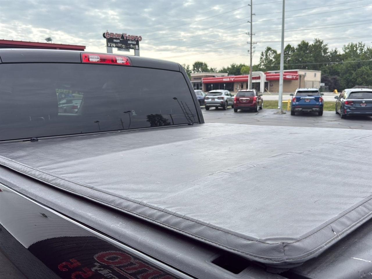 RAM 1500 Express 4x4 Crew Cab 5'7" Box 2018