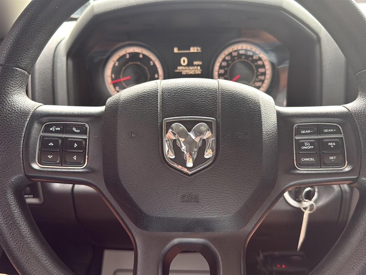 RAM 1500 Express 4x4 Crew Cab 5'7" Box 2018