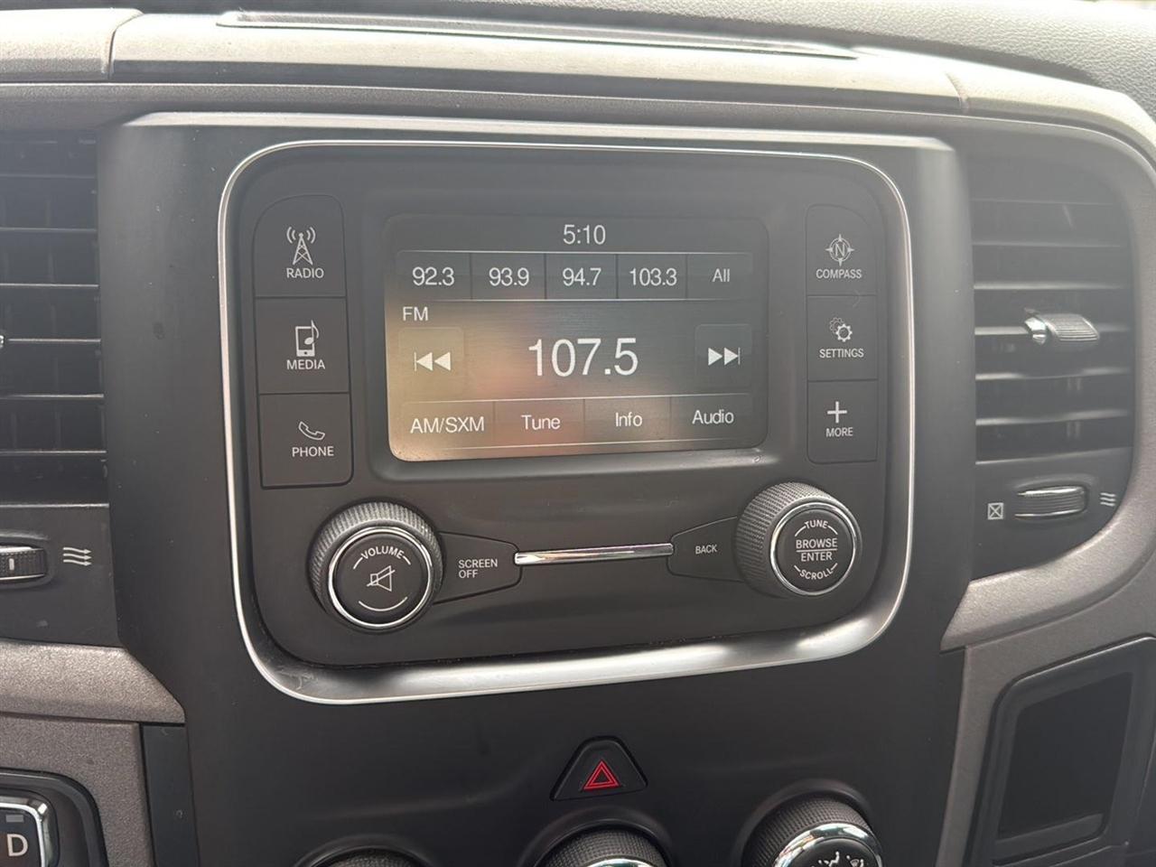 RAM 1500 Express 4x4 Crew Cab 5'7" Box 2018