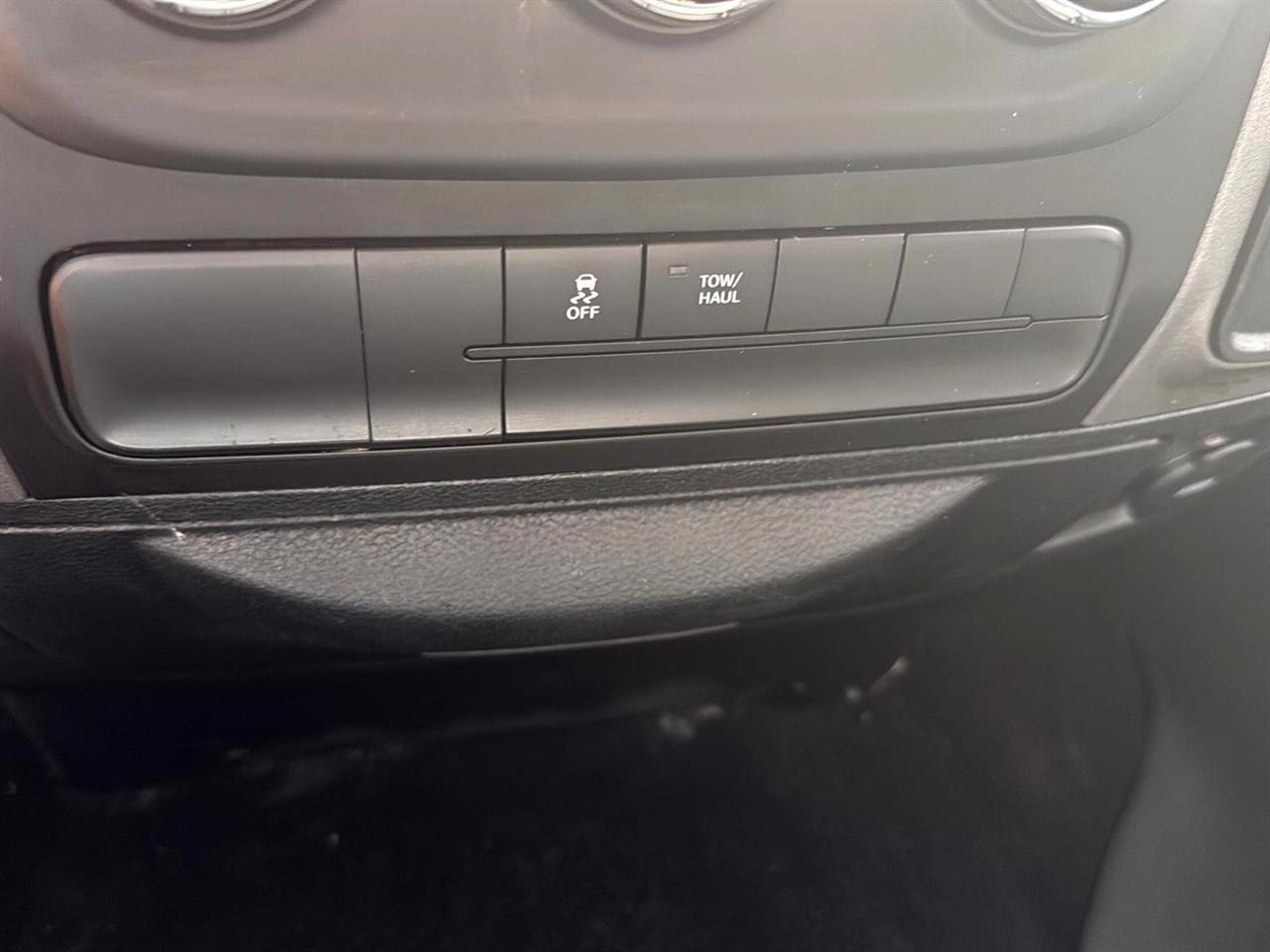 RAM 1500 Express 4x4 Crew Cab 5'7" Box 2018