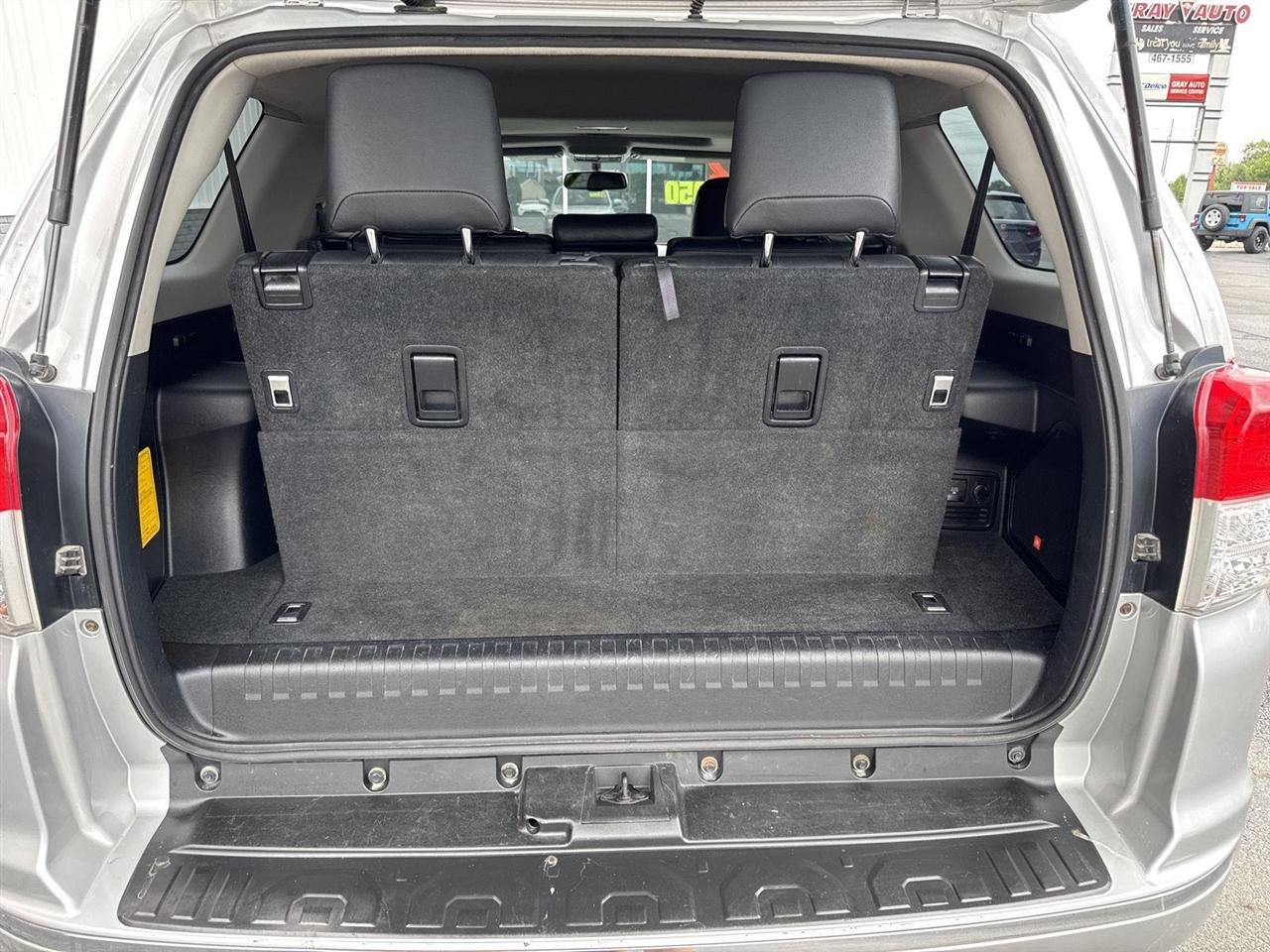 Toyota 4Runner 4WD 4dr V6 SR5 (Natl) 2012