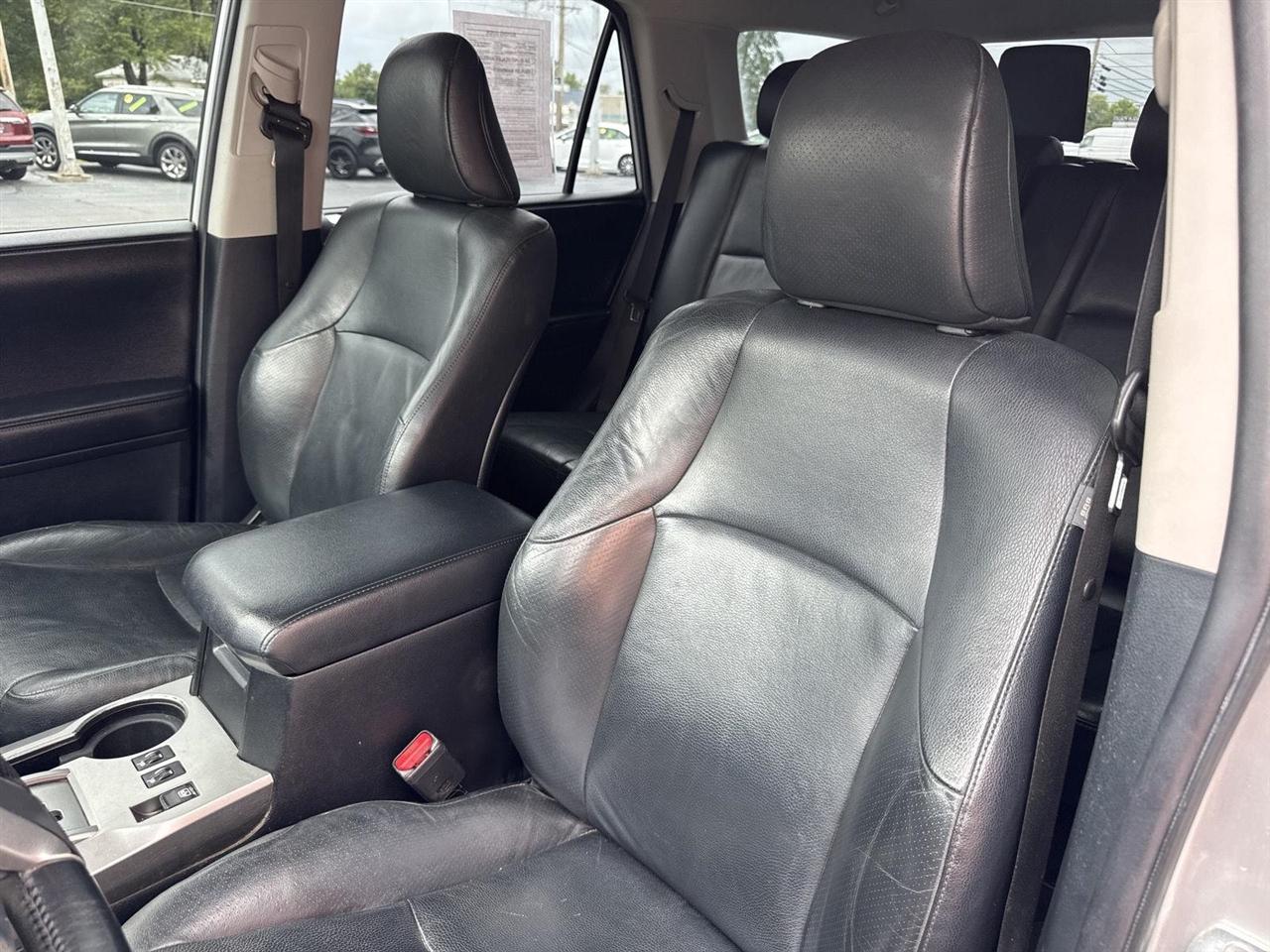 Toyota 4Runner 4WD 4dr V6 SR5 (Natl) 2012