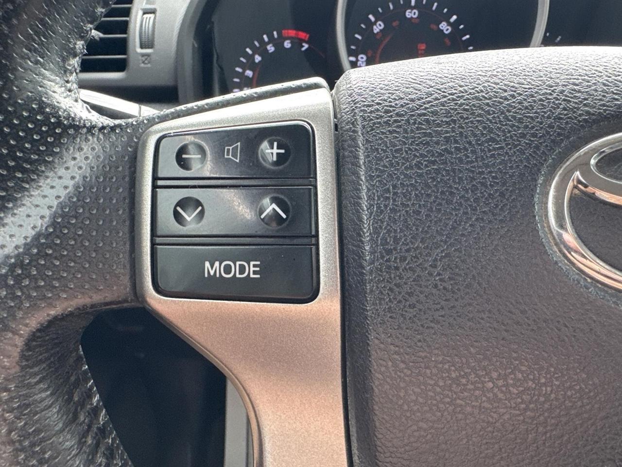 Toyota 4Runner 4WD 4dr V6 SR5 (Natl) 2012