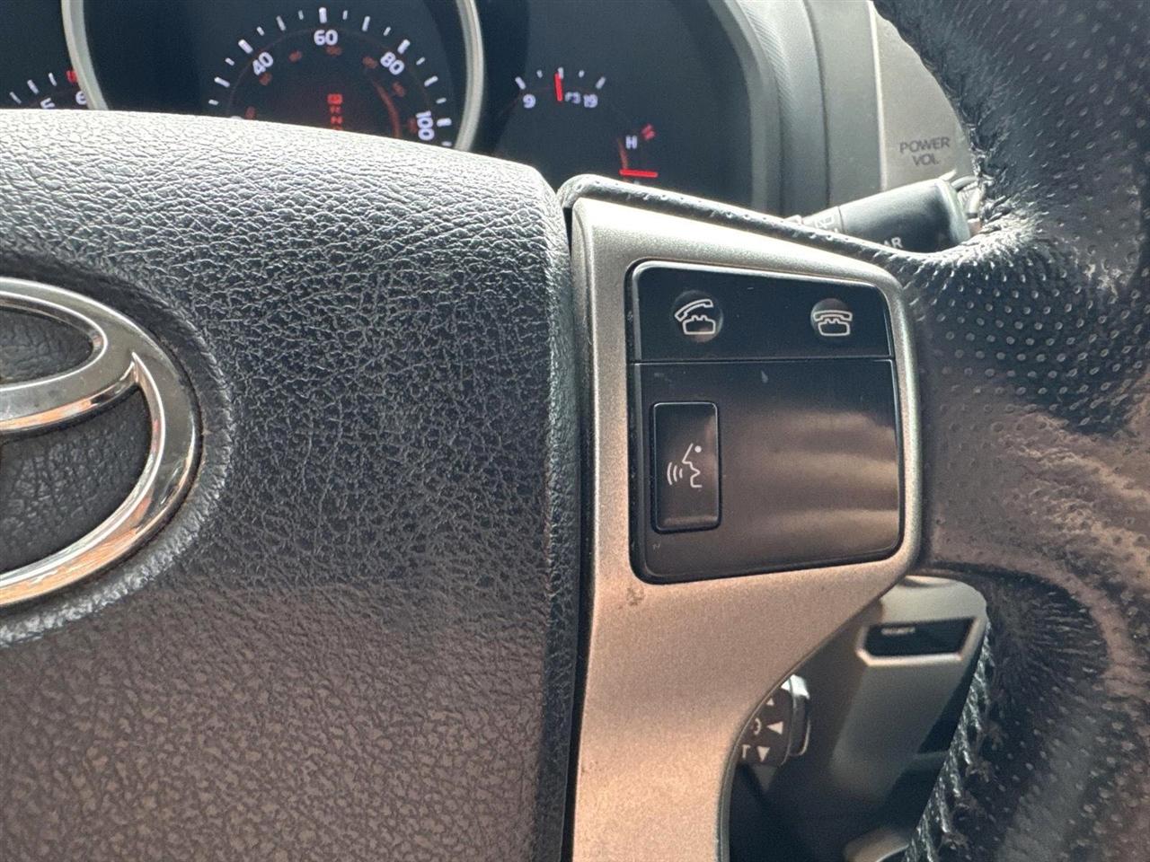Toyota 4Runner 4WD 4dr V6 SR5 (Natl) 2012