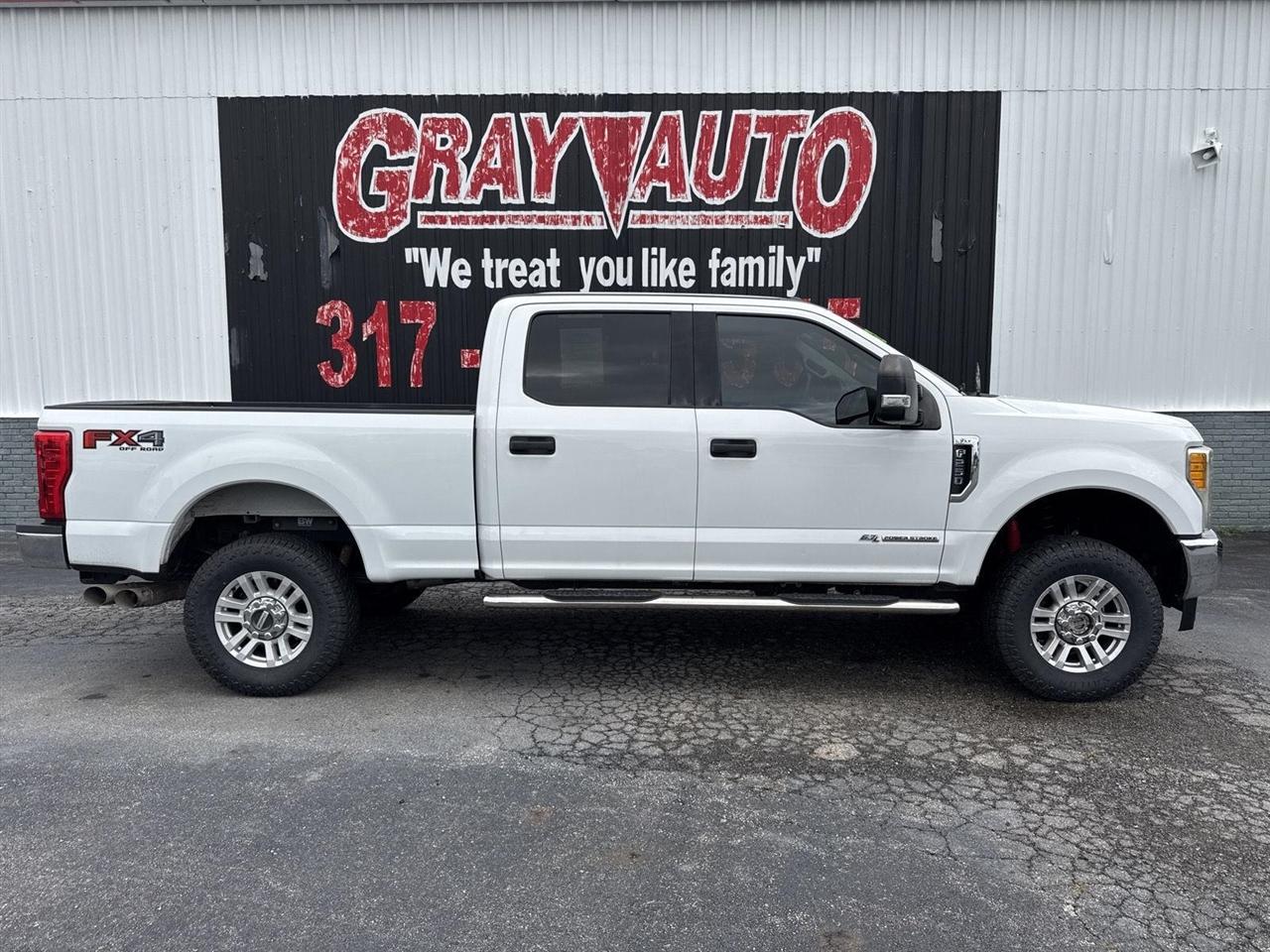Ford Super Duty F-250 SRW King Ranch 4WD Crew Cab 8' Box 2017