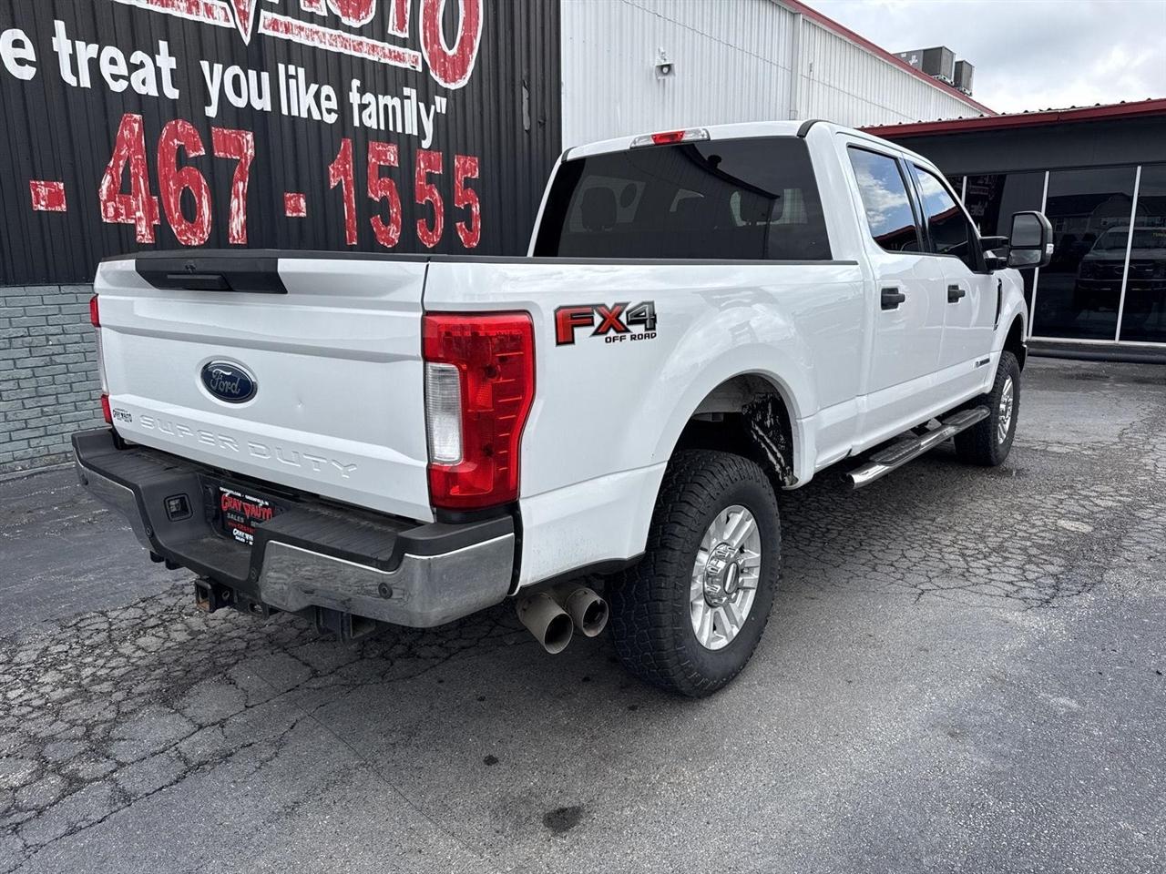 Ford Super Duty F-250 SRW King Ranch 4WD Crew Cab 8' Box 2017