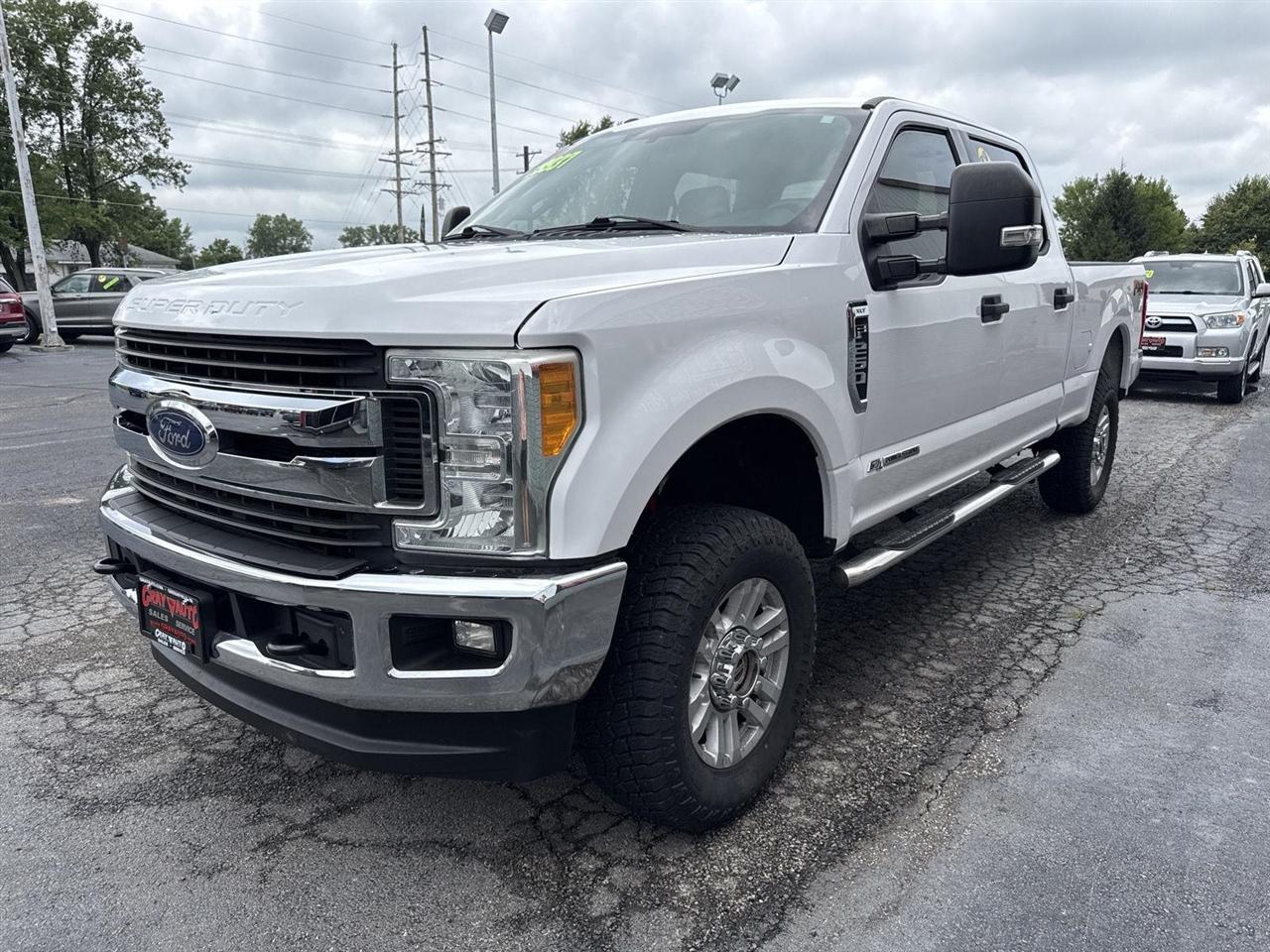 Ford Super Duty F-250 SRW King Ranch 4WD Crew Cab 8' Box 2017