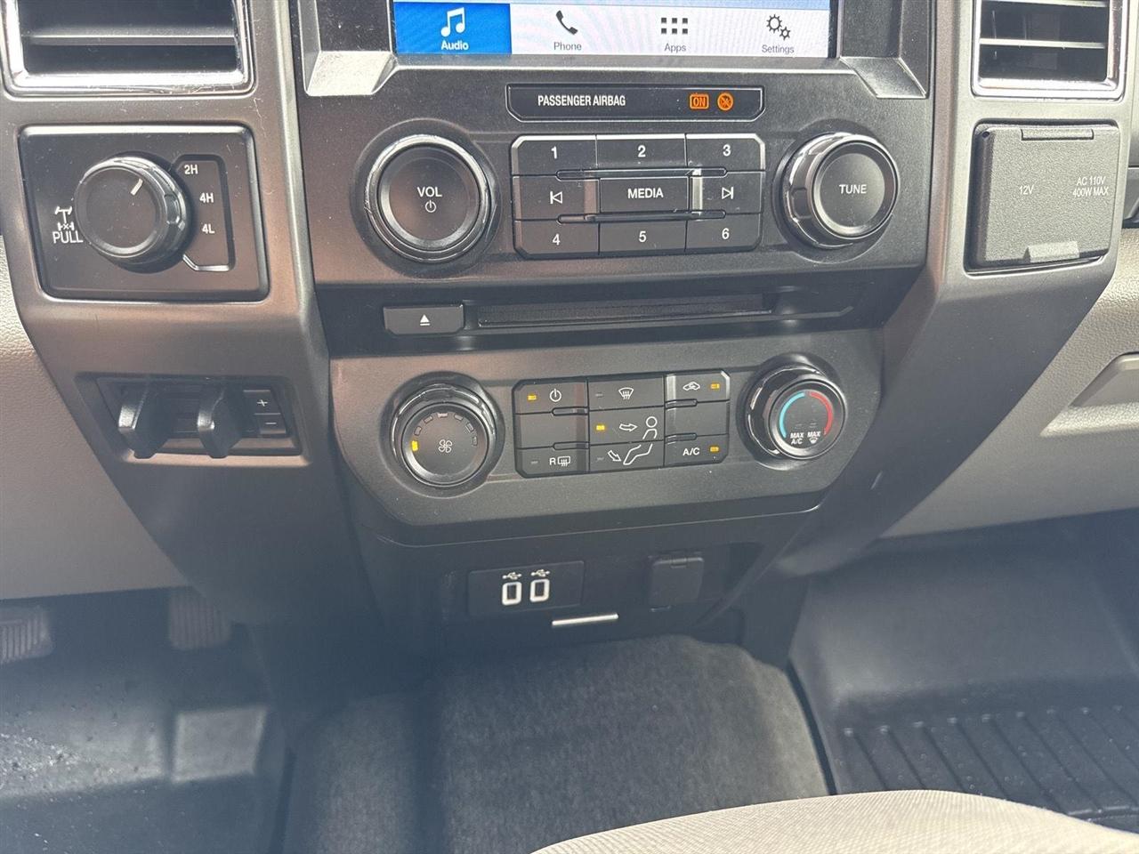 Ford Super Duty F-250 SRW King Ranch 4WD Crew Cab 8' Box 2017