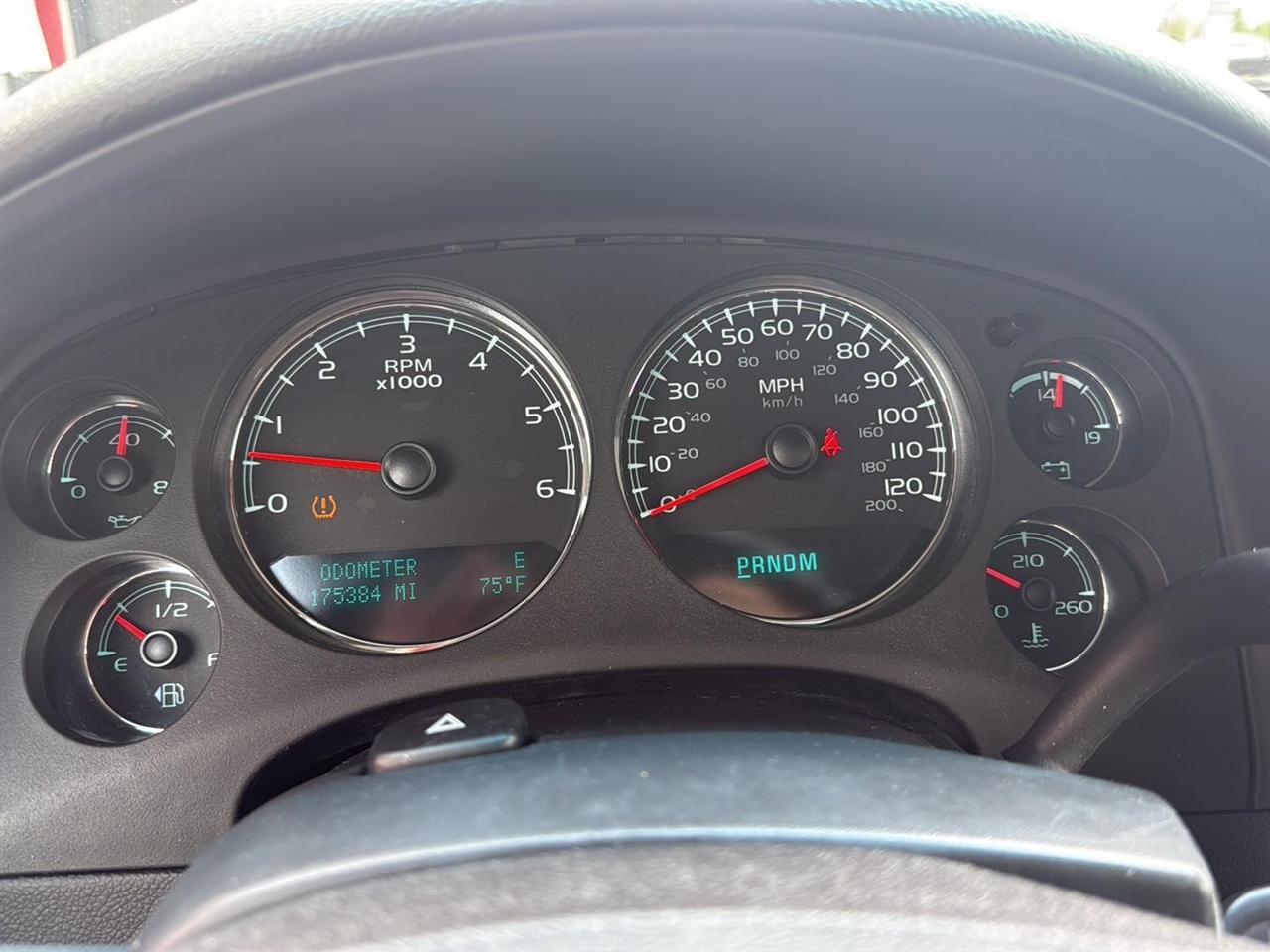 Chevrolet Tahoe 4WD 4dr 1500 LS 2011