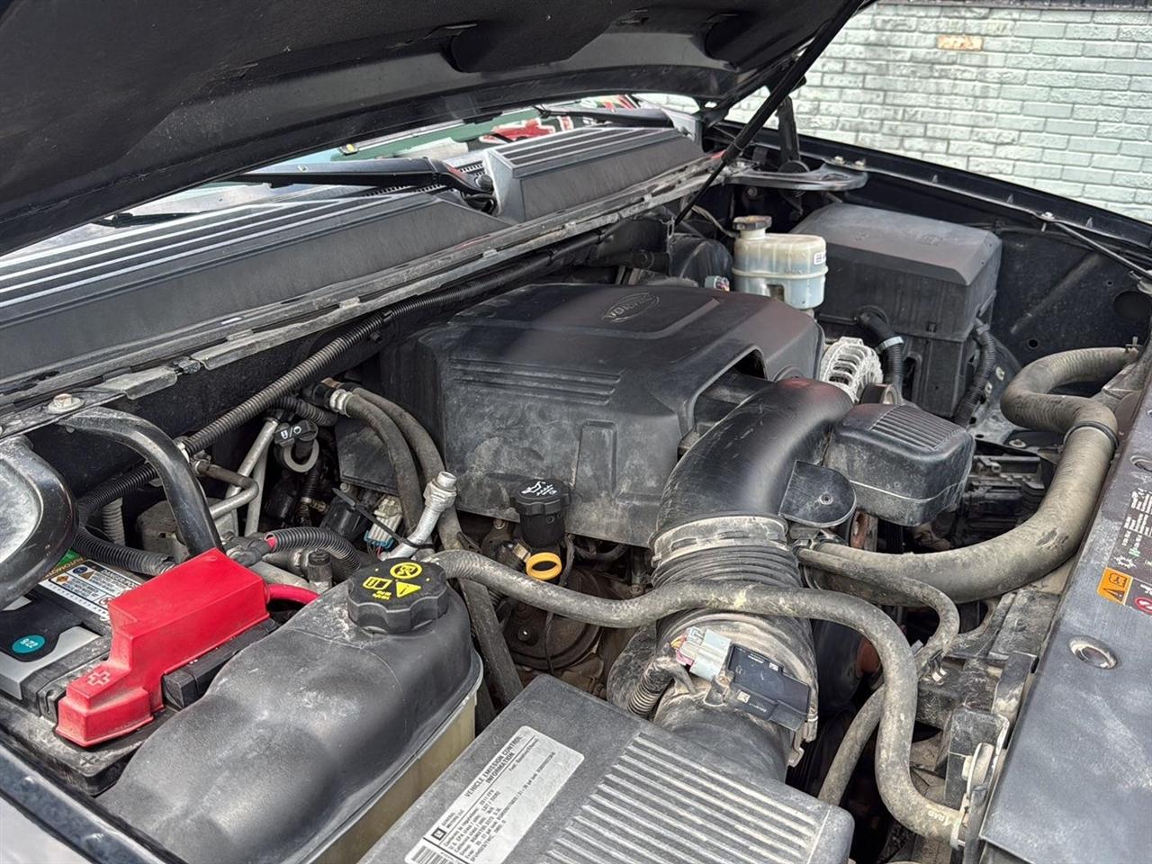Chevrolet Tahoe 4WD 4dr 1500 LS 2011