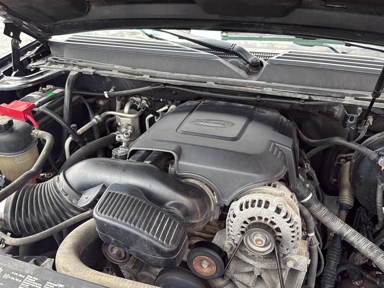 Chevrolet Tahoe 4WD 4dr 1500 LS 2011