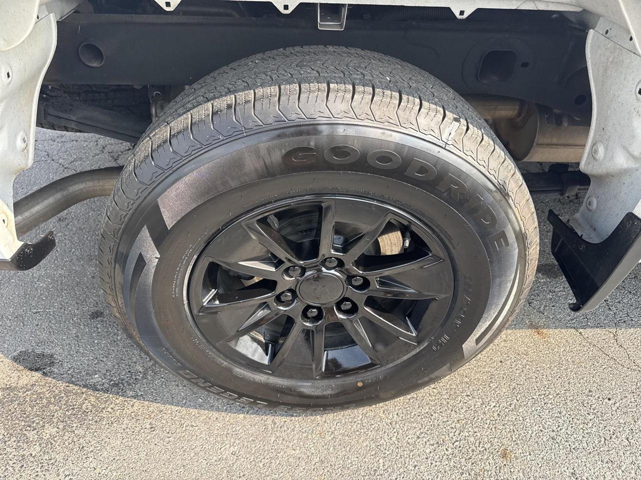 Chevrolet Silverado 1500 2WD Crew Cab 147" LT 2025