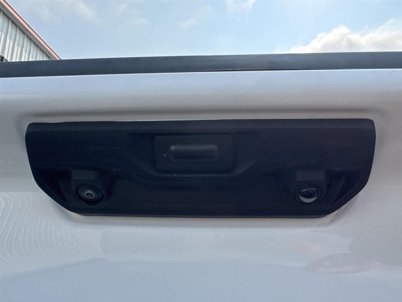 Chevrolet Silverado 1500 2WD Crew Cab 147" LT 2025