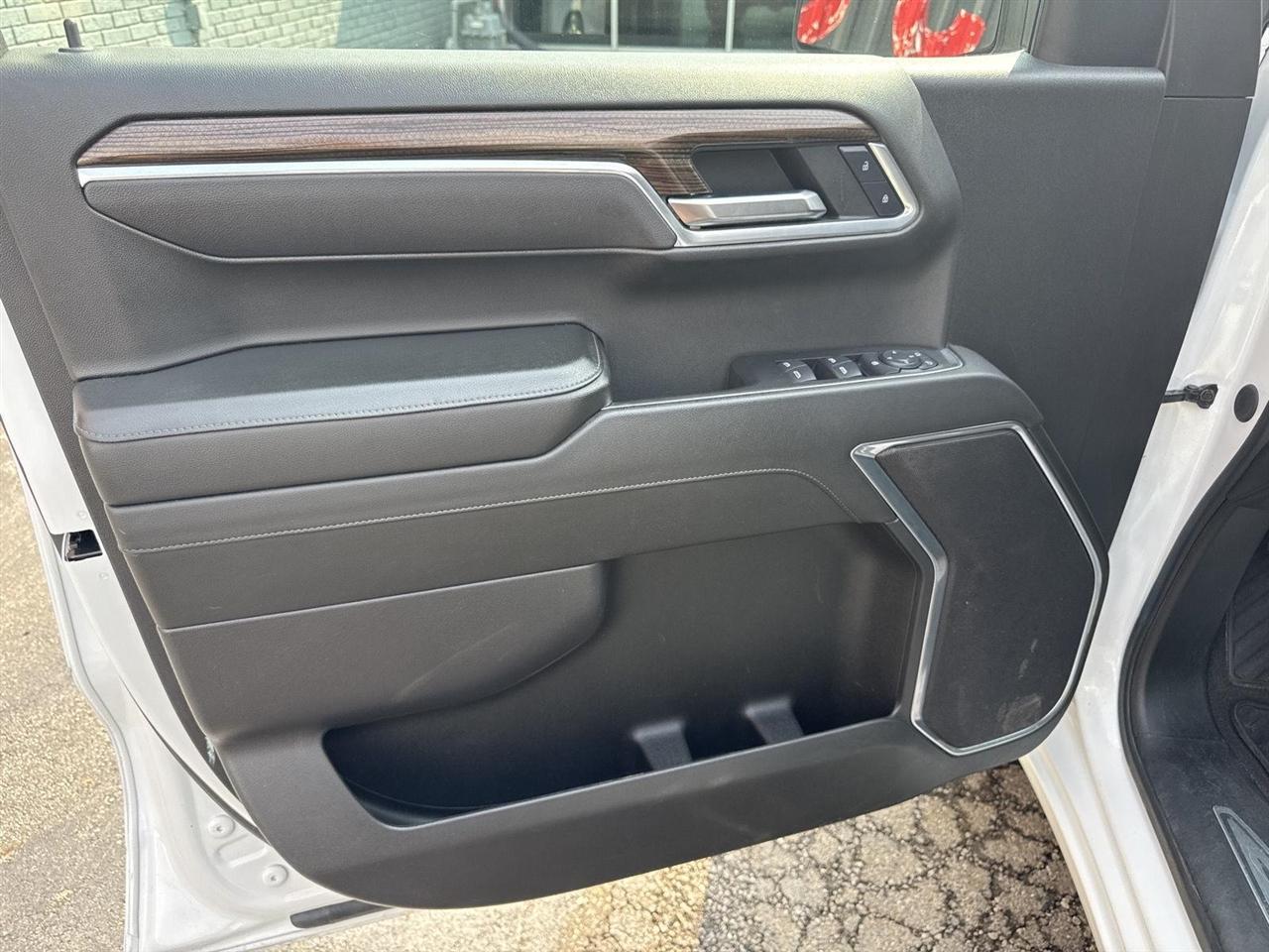 Chevrolet Silverado 1500 2WD Crew Cab 147" LT 2025