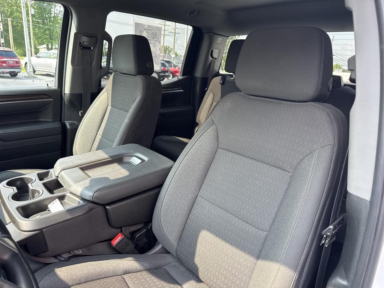 Chevrolet Silverado 1500 2WD Crew Cab 147" LT 2025