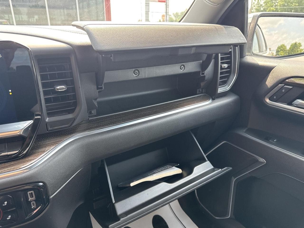 Chevrolet Silverado 1500 2WD Crew Cab 147" LT 2025