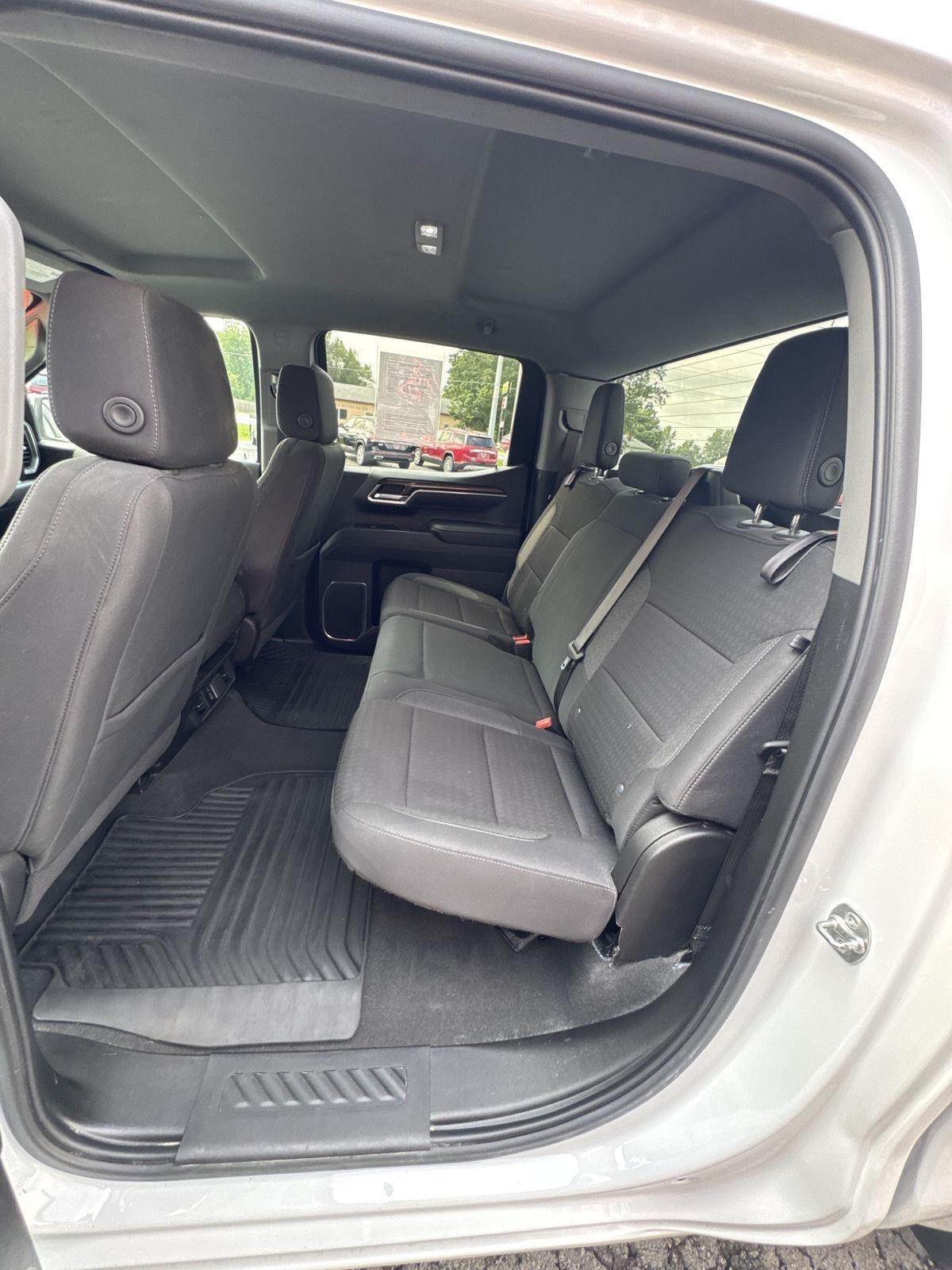 Chevrolet Silverado 1500 2WD Crew Cab 147" LT 2025