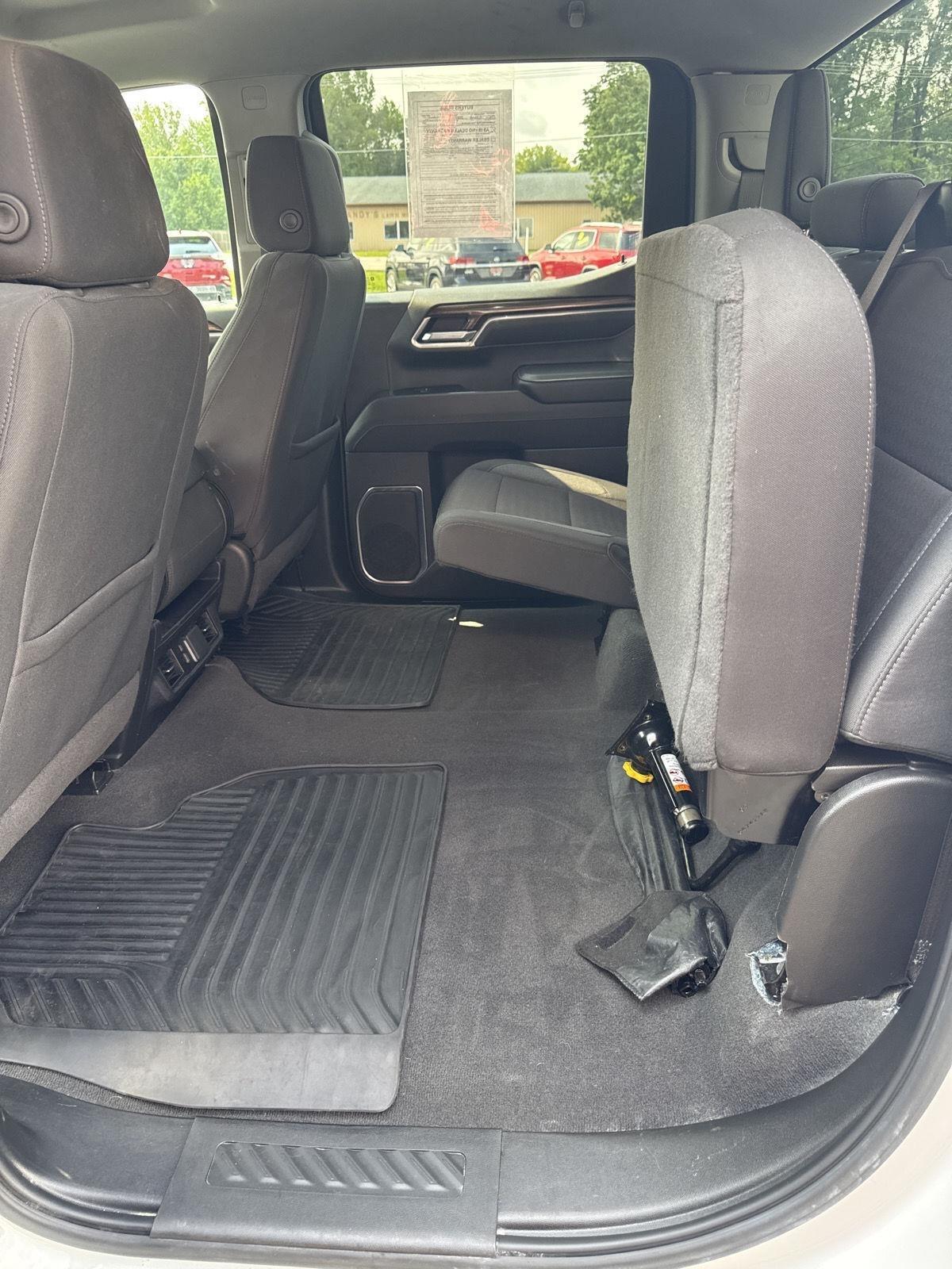 Chevrolet Silverado 1500 2WD Crew Cab 147" LT 2025
