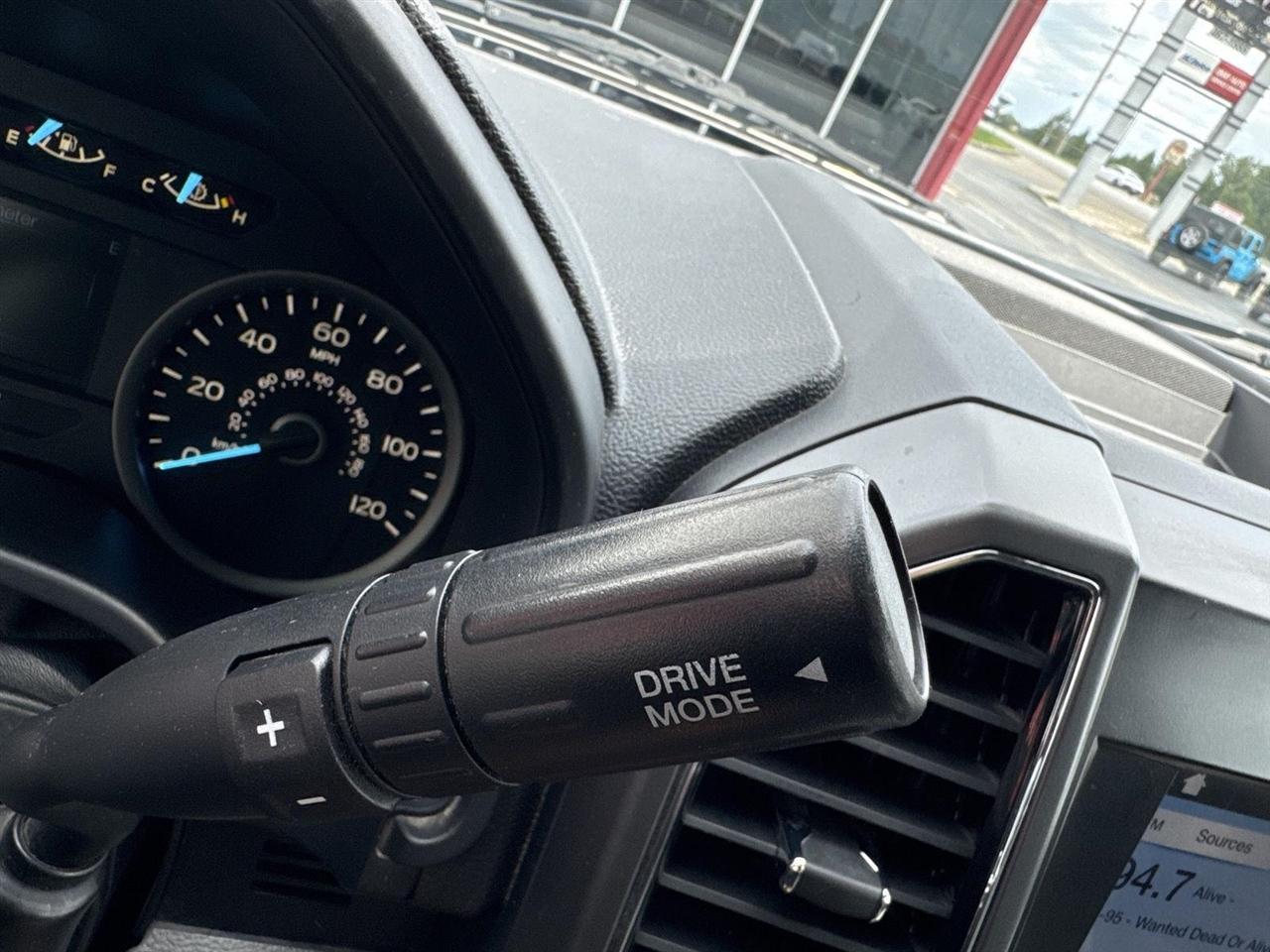 Ford F-150 Lariat 4WD SuperCab 8' Box 2019