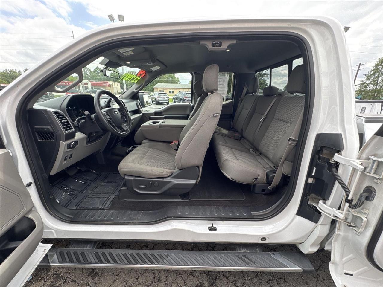 Ford F-150 Lariat 4WD SuperCab 8' Box 2019