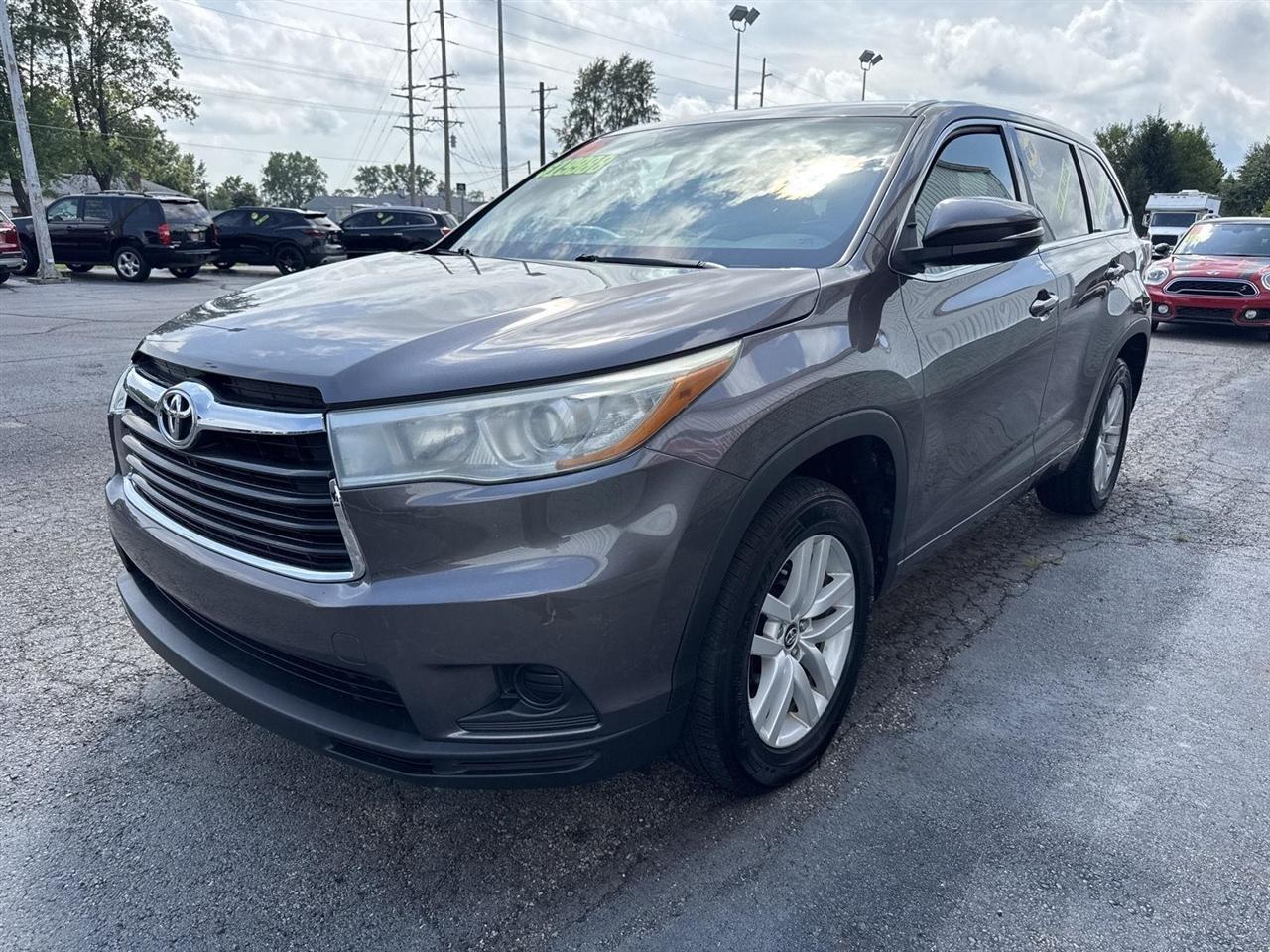 Toyota Highlander FWD 4dr V6 LE (Natl) 2016