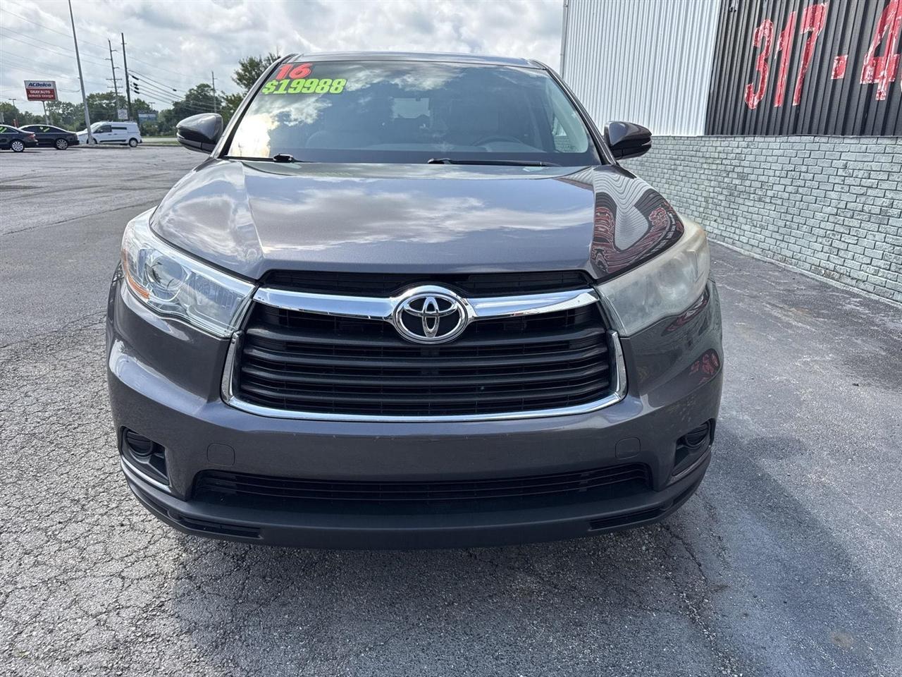 Toyota Highlander FWD 4dr V6 LE (Natl) 2016