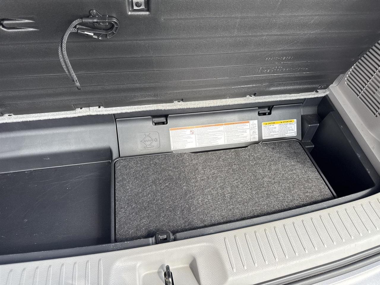 Toyota Highlander FWD 4dr V6 LE (Natl) 2016