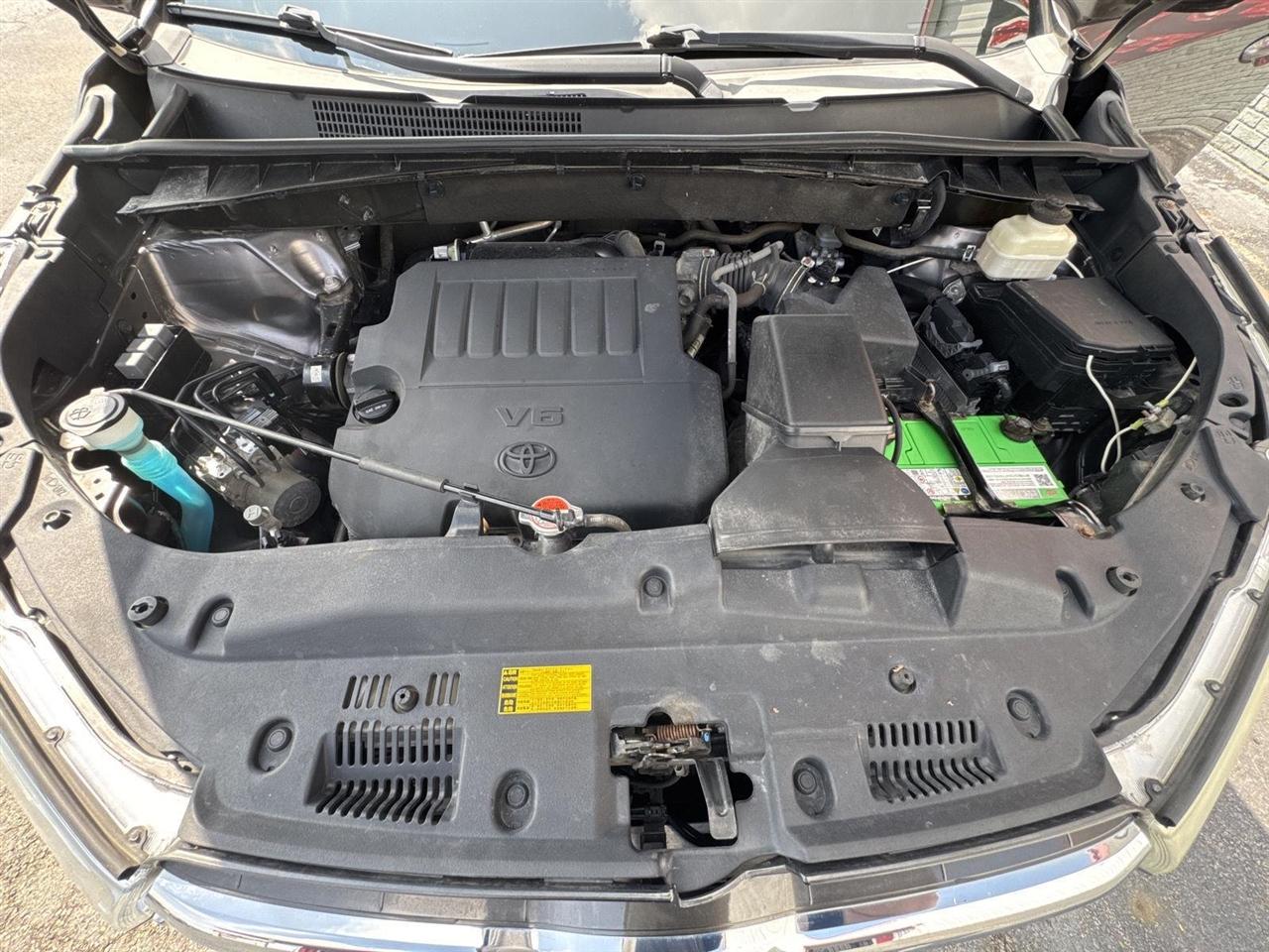 Toyota Highlander FWD 4dr V6 LE (Natl) 2016