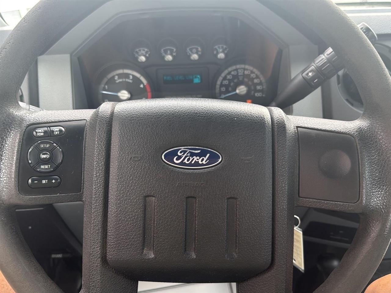 Ford Super Duty F-350 SRW 4WD Reg Cab 137" XL 2016