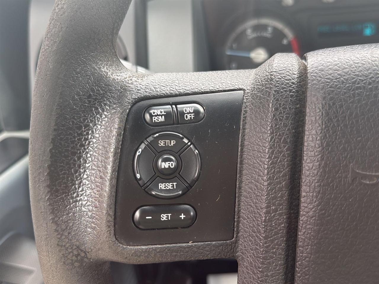 Ford Super Duty F-350 SRW 4WD Reg Cab 137" XL 2016