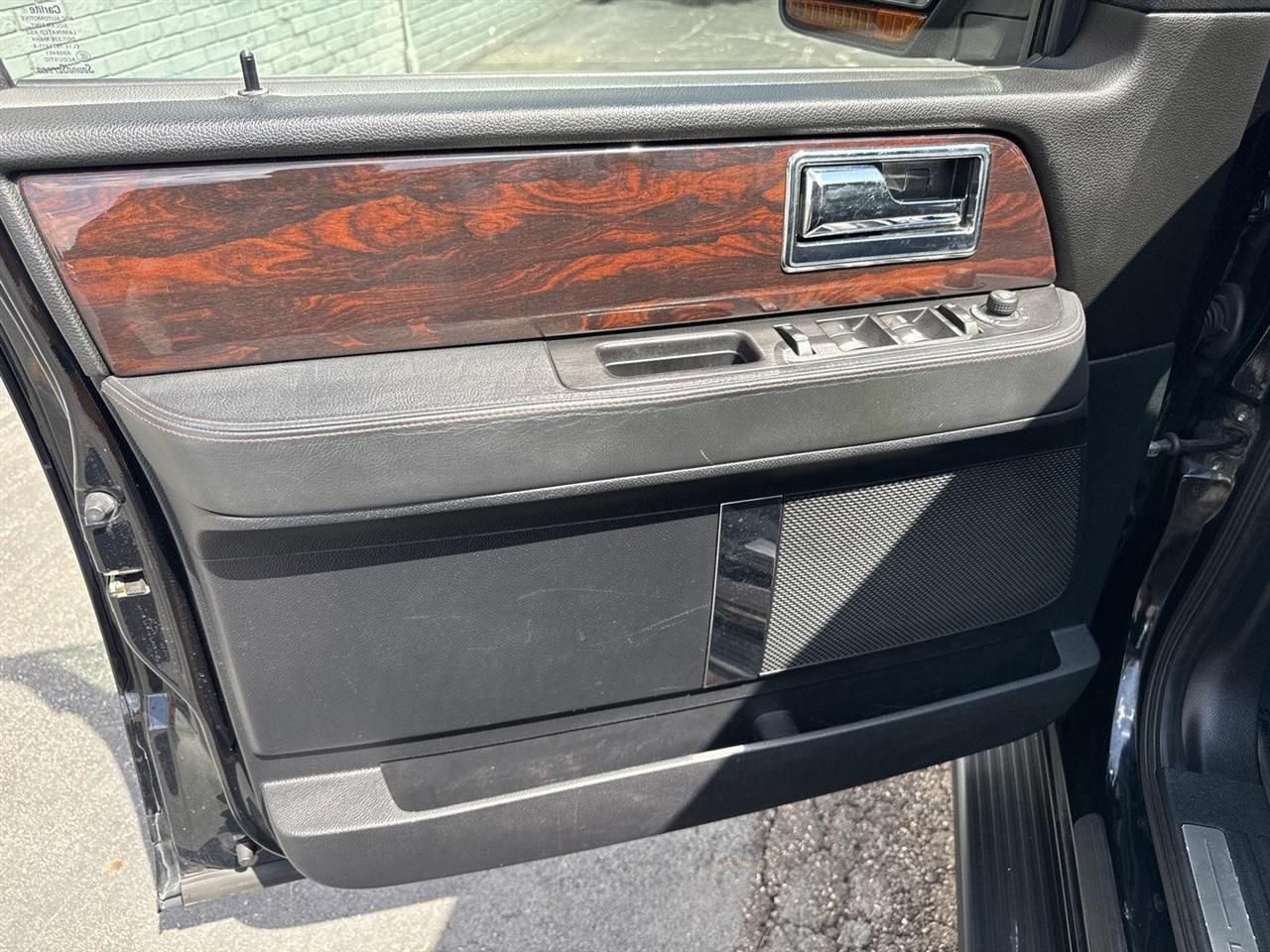 Lincoln Navigator 4WD 4dr Reserve 2016