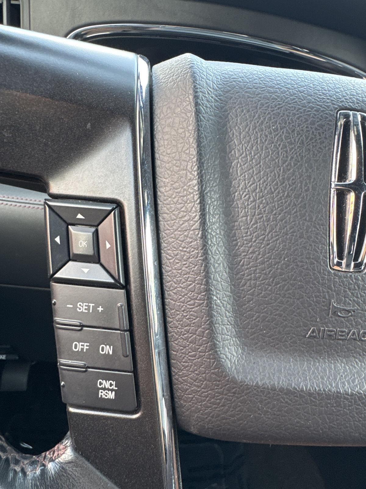 Lincoln Navigator 4WD 4dr Reserve 2016